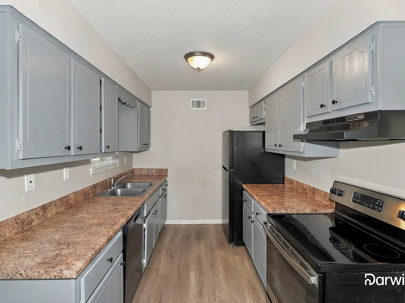 3 bed, 2.0 bath, 1372 sqft, $1,390 — Photo 4