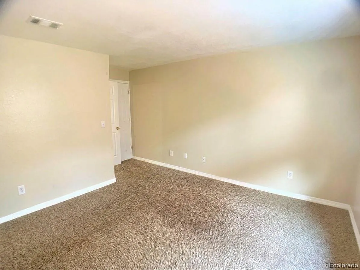1 bed, 1.0 bath, 794 sqft, $995 — Photo 4