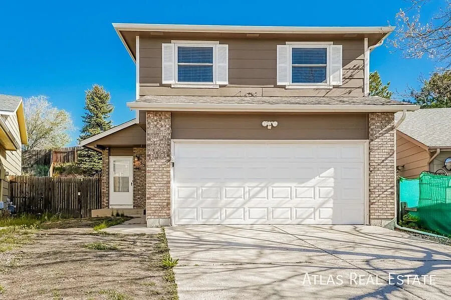 Coming Soon! || Beautiful 4 Bedroom 3 Bathroom Home With Ac!! — Photo 2