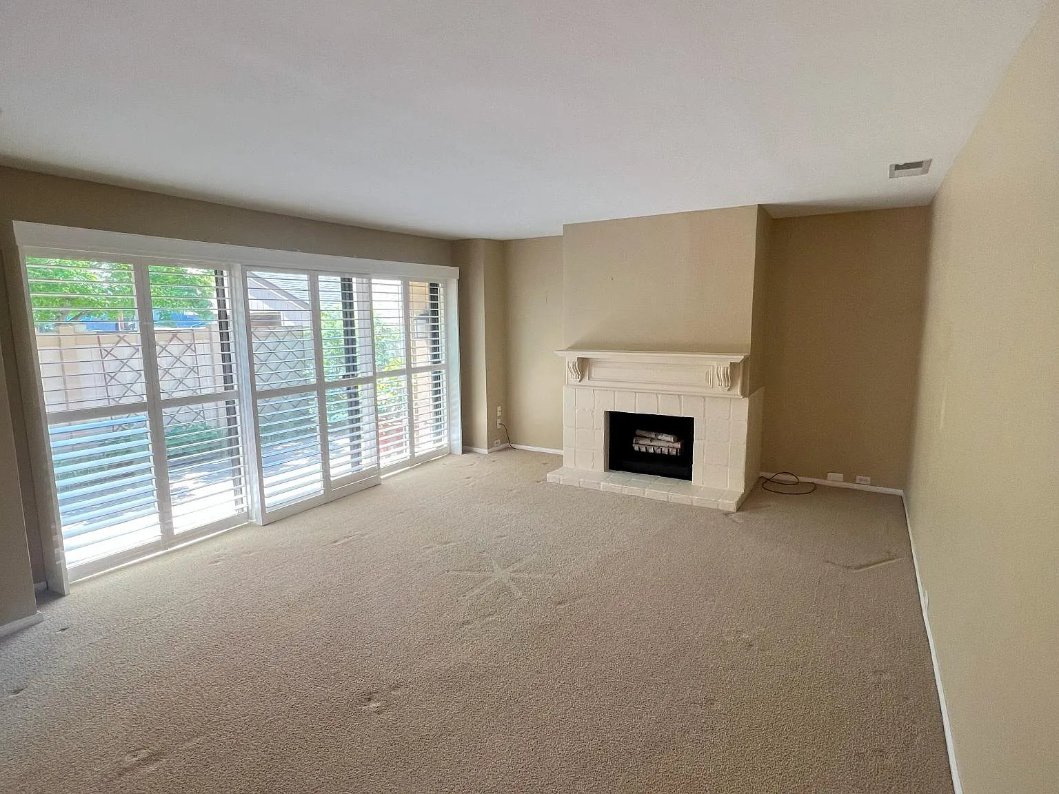 2 bed, 1091 sqft, $2,200 — Photo 4
