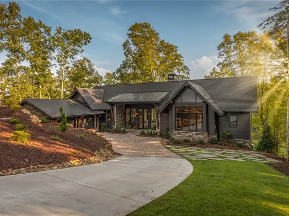 362 Peninsula Rdg, Sunset, SC 29685