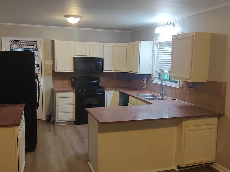 2932 Handy Dr NW — Photo 2