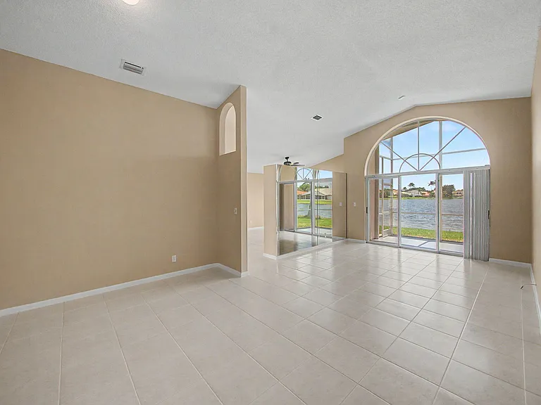 7218 Michigan Isle Rd — Photo 3