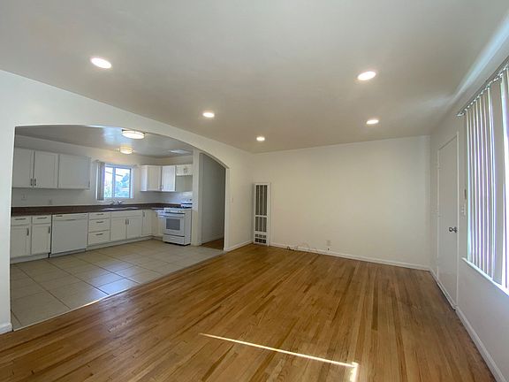 2nd image of 25068-70-72 La Mar Rd #25068