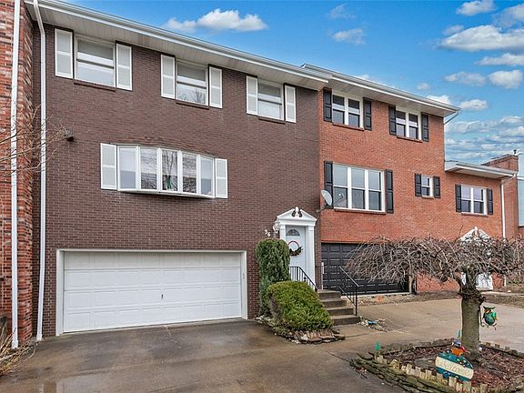 2nd image of 36 Manorfield Cir