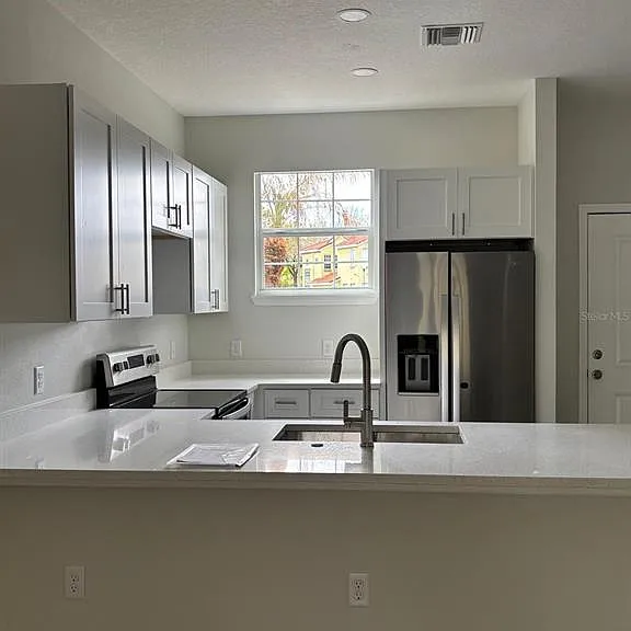 427 Madison Cir — Photo 5