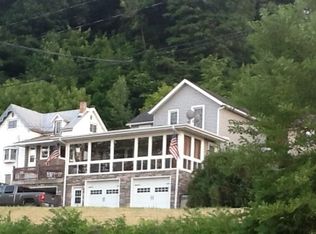 721 Pearl St, Lansing, IA 52151