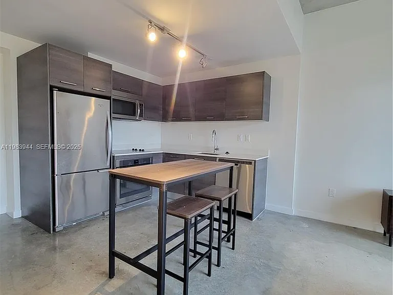 151 SE 1st St #1507 — Photo 7
