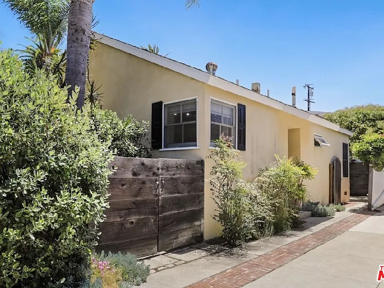 4085 Van Buren Pl — Photo 2