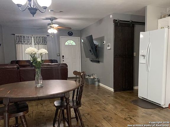5th image of 6744 Spring Hollow Dr