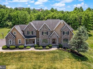 6668 Paddock Ct, Coopersburg, PA 18036