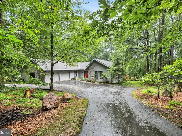 1806 Larch Cir, Lebanon, PA 17042