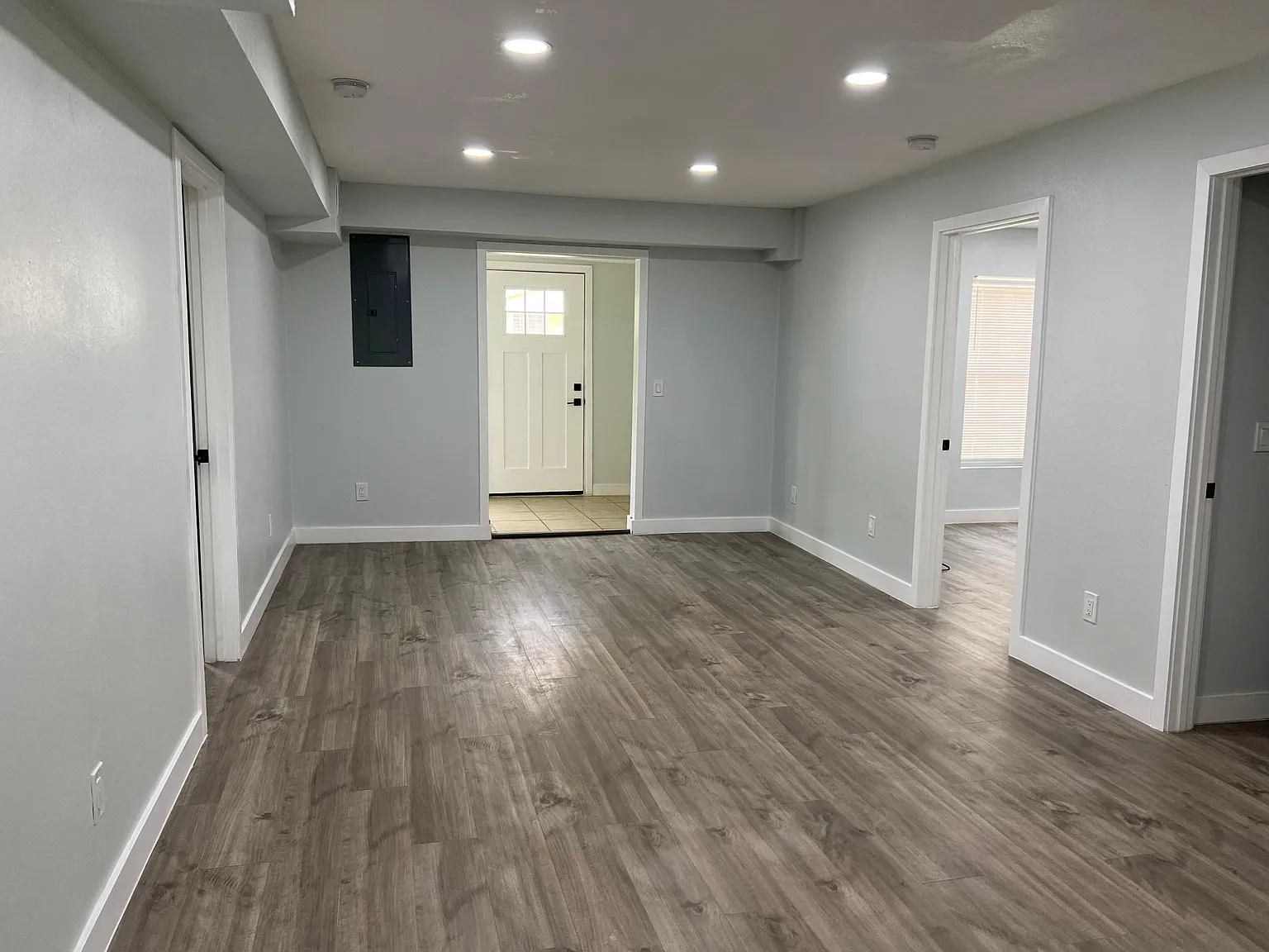 2 bed, 1008 sqft, $1,900 — Photo 4