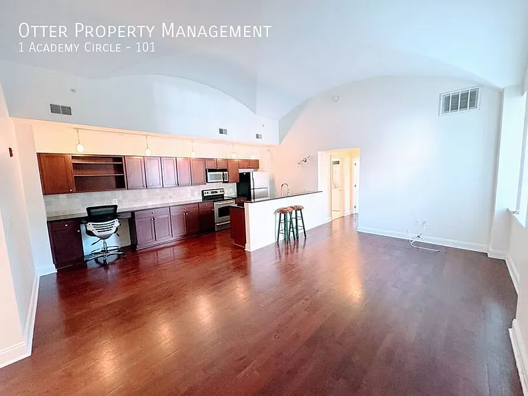 1 Academy Cir #101 — Photo 4