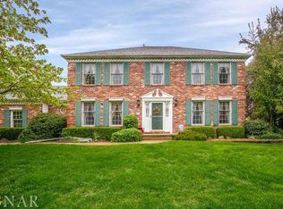 7 Ravenwood Cir, Bloomington, IL 61704