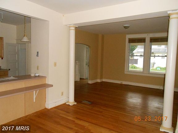 3rd image of 3506 Menlo Dr