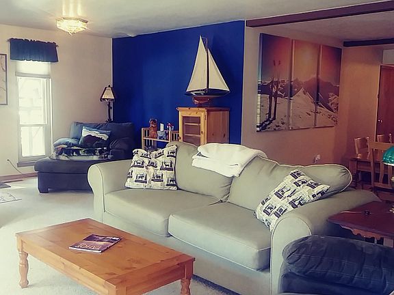 3rd image of 942 Harold Dr #1