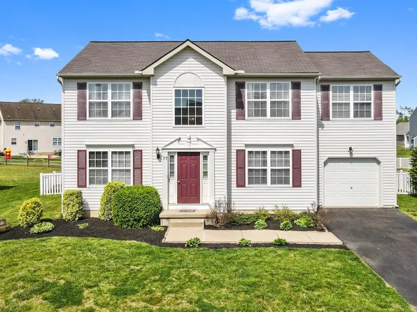 77 Tracer Dr, Clayton, DE 19938