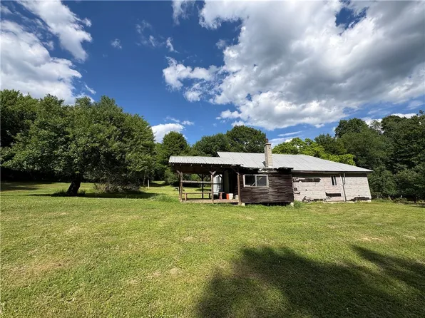 128 Bennet Ln, Mahaffey, PA 15757