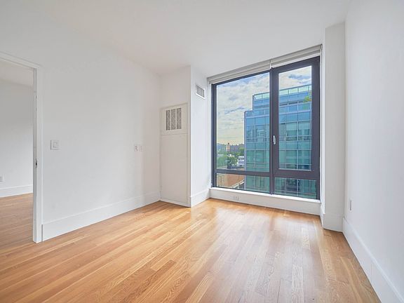 5th image of 531 Myrtle Ave #F5