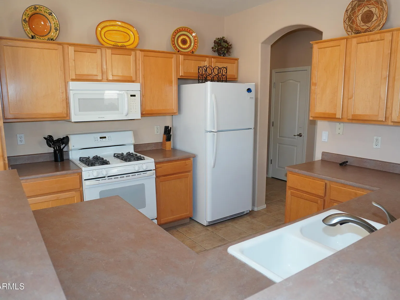 3 bed, 2.0 bath, 1661 sqft, $2,800 — Photo 2