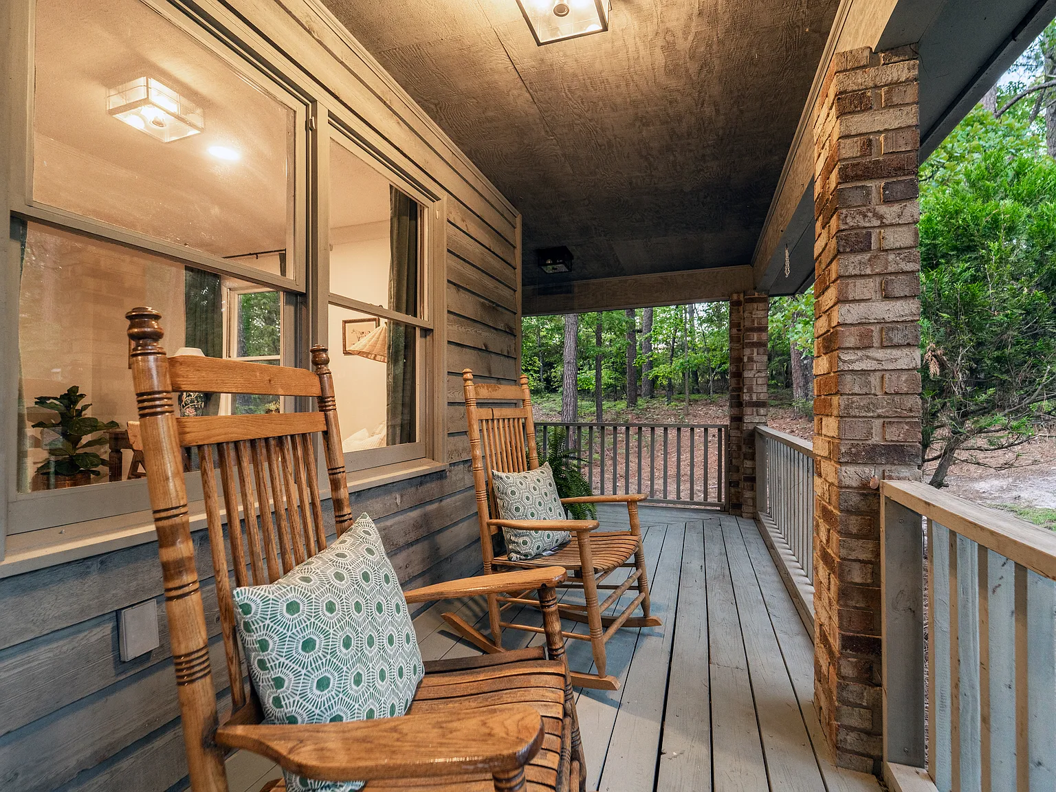 4 bed, 2.5 bath, 2000 sqft, $5,000 — Photo 4