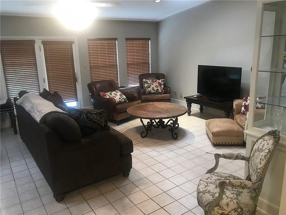 1st image of 611 Westcliff Dr