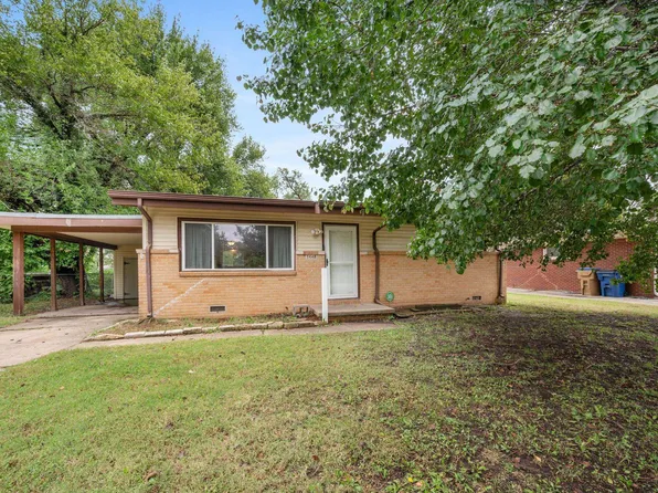 1448 N Prairie Ln, Derby, KS 67037