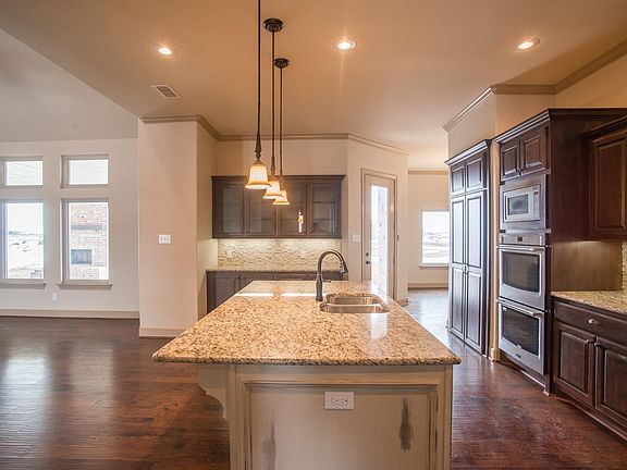 4th image of 10704 La Salle Ave