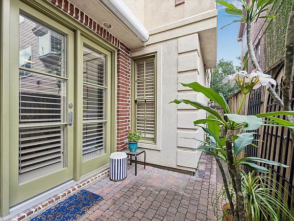5th image of 1315 Hyde Park Blvd