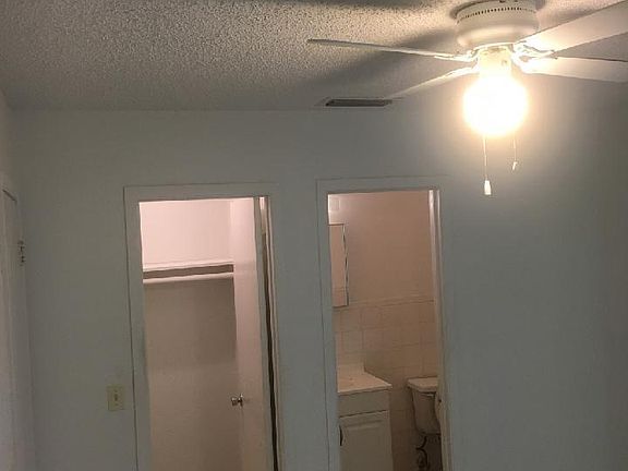 5th image of 3049 Jennings Ave