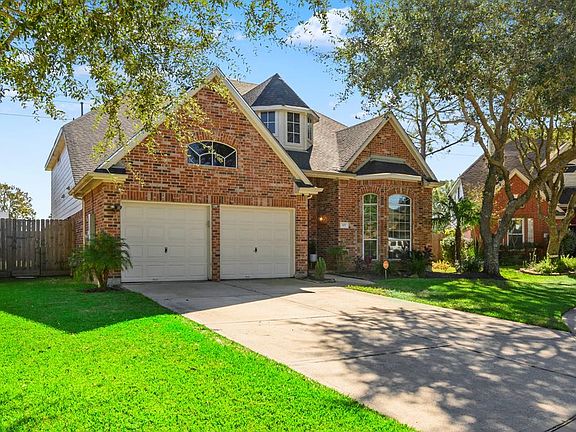 3rd image of 3817 Pine Lake Dr