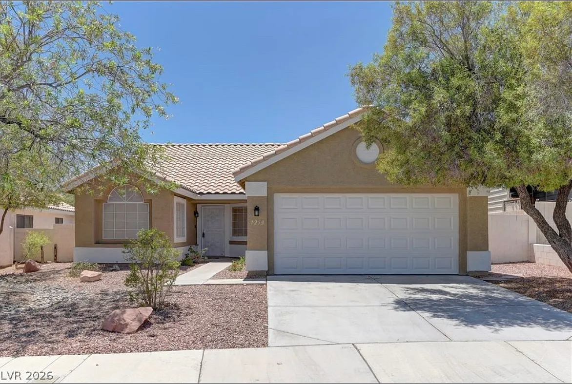 2 bed, 1396 sqft, $1,900 — Photo 1