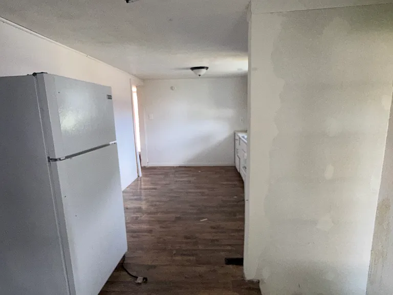 329 Park Ln — Photo 1