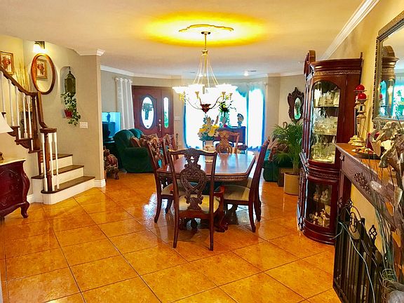 4th image of 1939 Naples Dr