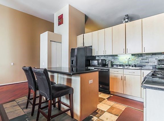 5th image of 1631 S Michigan Ave APT 214