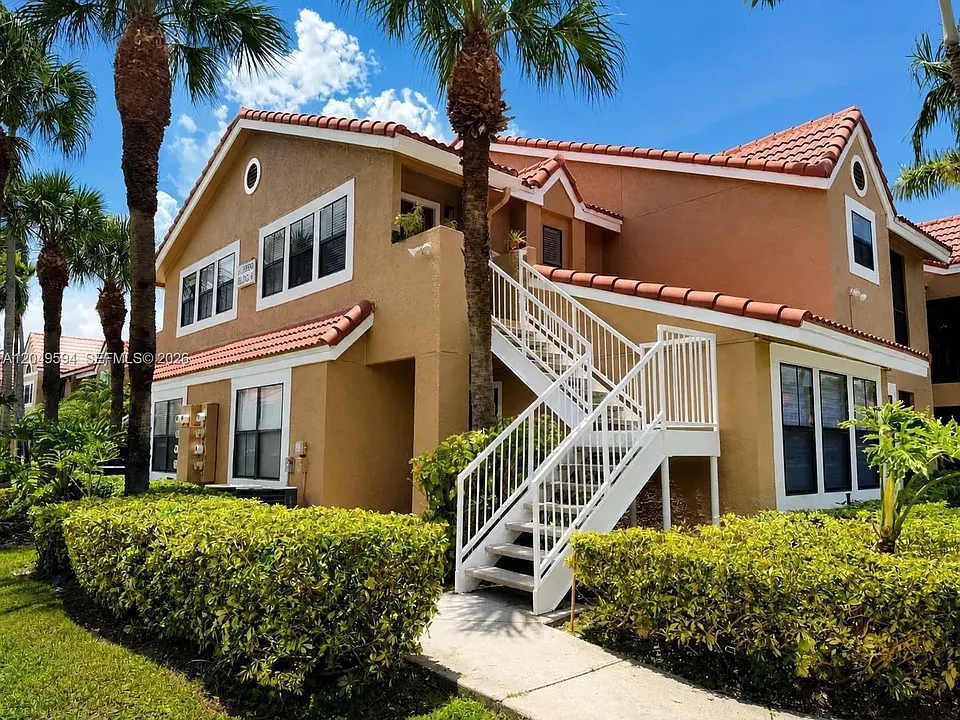 15560 SW 104th Ter #611