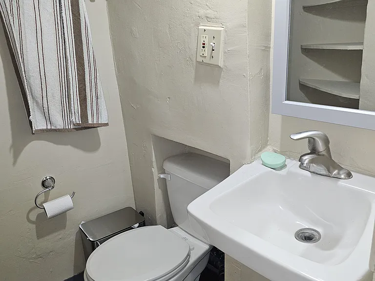 6453 Roble Ave — Photo 18