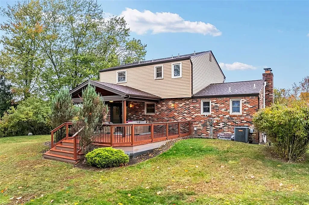 5 bed, 1729 sqft, $3,800 — Photo 1