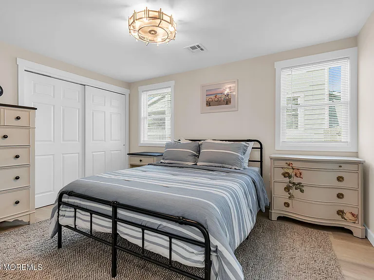 501 Forman Ave — Photo 15