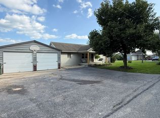 6875 E Middletown Rd, Waldron, IN 46182