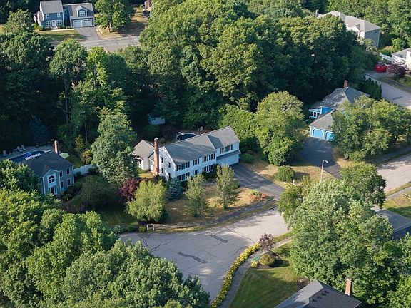 3rd image of 4 Flint Meadow Ln