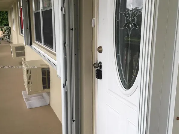190 Salisbury E #H, West Palm Beach, FL 33417