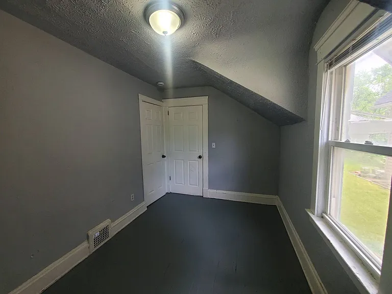 3415 E 114th St — Photo 23