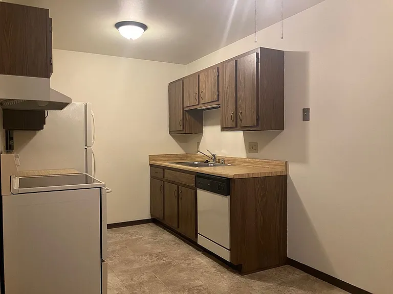 380 Mill Ave — Photo 6