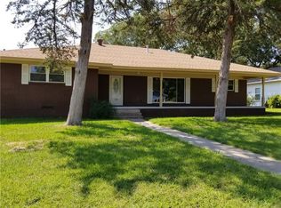 205 Broadway St, Whitesboro, TX 76273