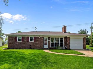 14 Woodhaven Ct, Belleville, IL 62223