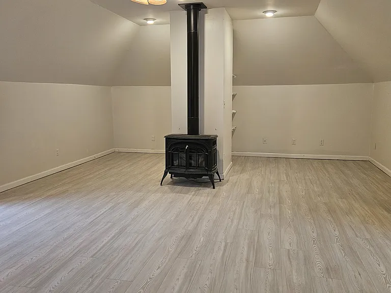 1813 Harrison Hl — Photo 13