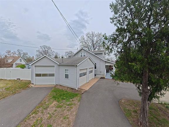 2nd image of 1212 Mascoutah Ave