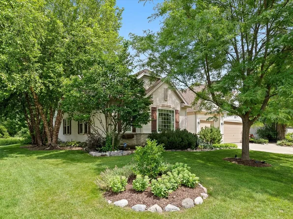 1288 McDole Dr, Sugar Grove, IL 60554